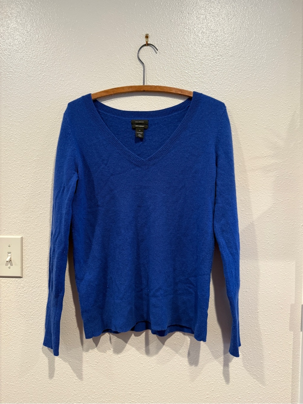 Halogen Cashmere V-Neck Sweater - Cobalt Blue M